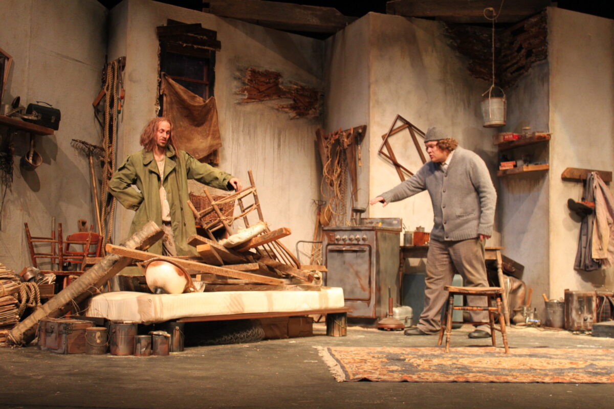 Drama production Caretaker - Full Size