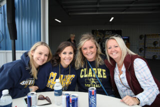 homecoming tailgate group of girls