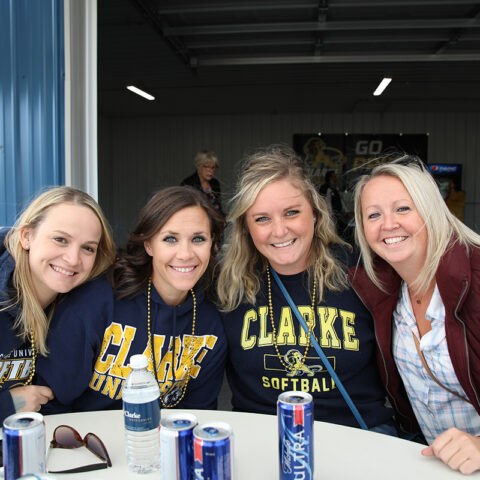 homecoming tailgate group of girls